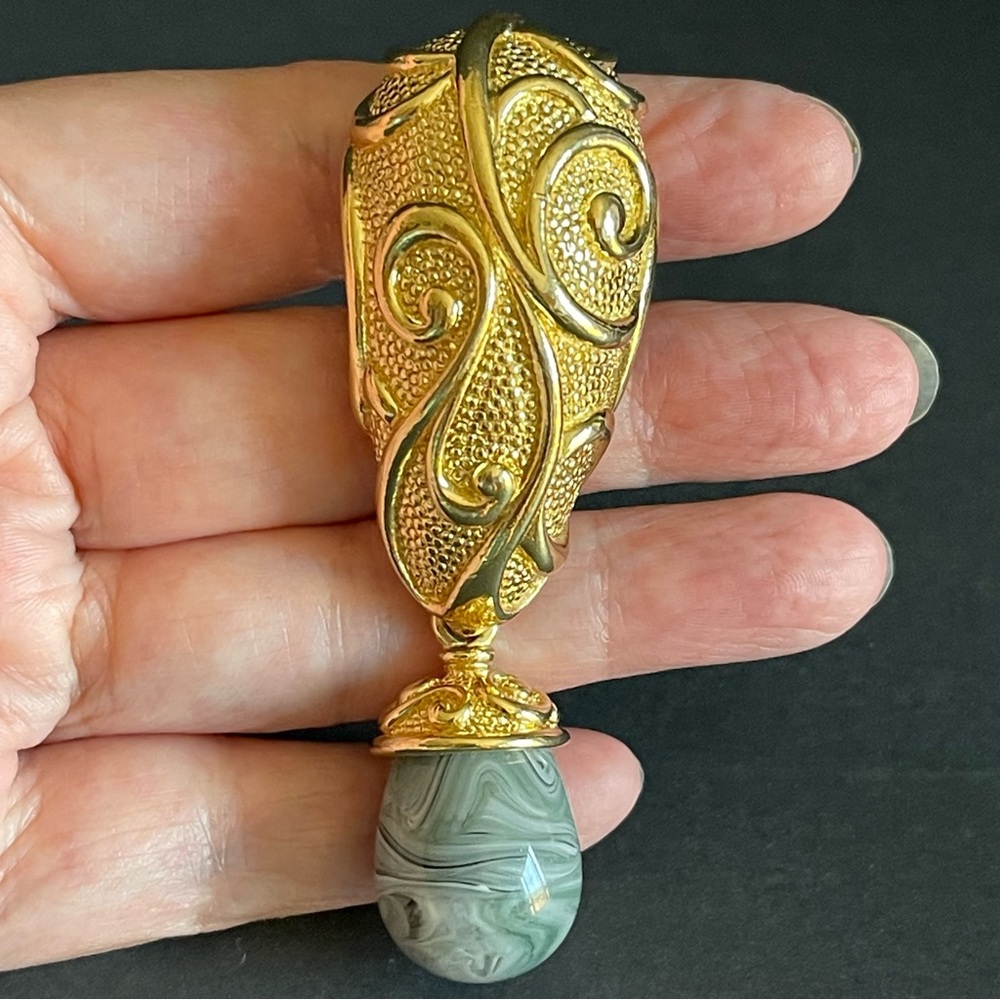 Vintage Barrera for Avon scroll Venetian brooch.